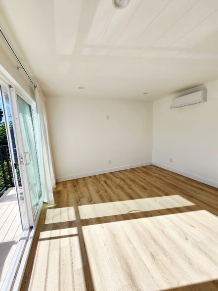 Building Photo - 2407 Abbot Kinney Blvd