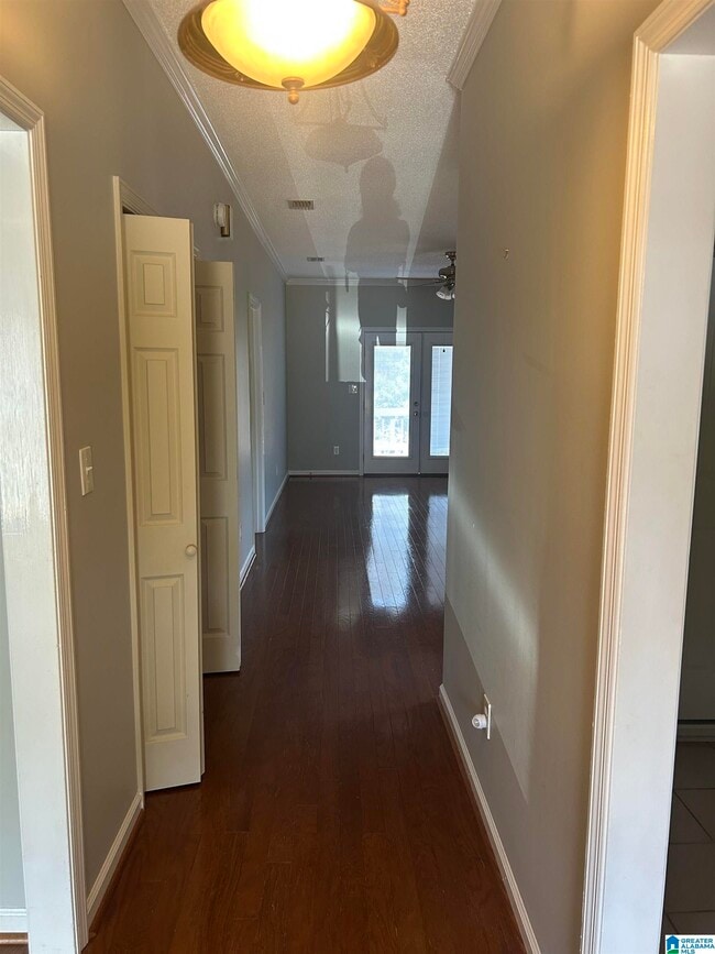 Building Photo - 2212 Ascot Ln