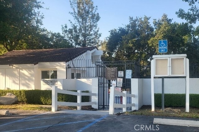 Building Photo - 2400 Indian Creek Rd