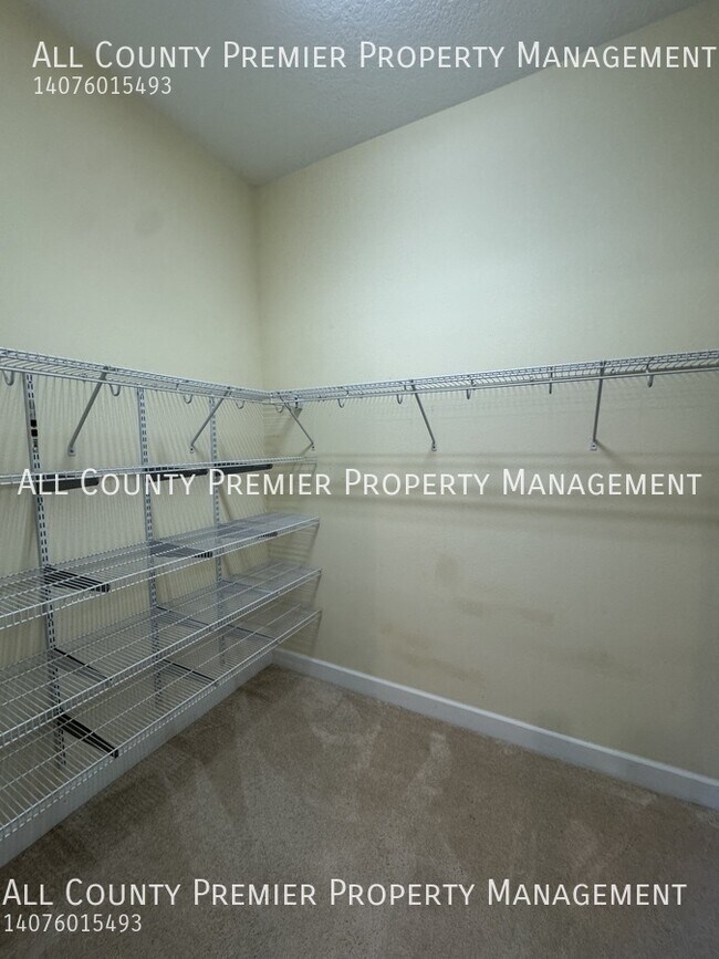 Building Photo - 203 Spalding Way