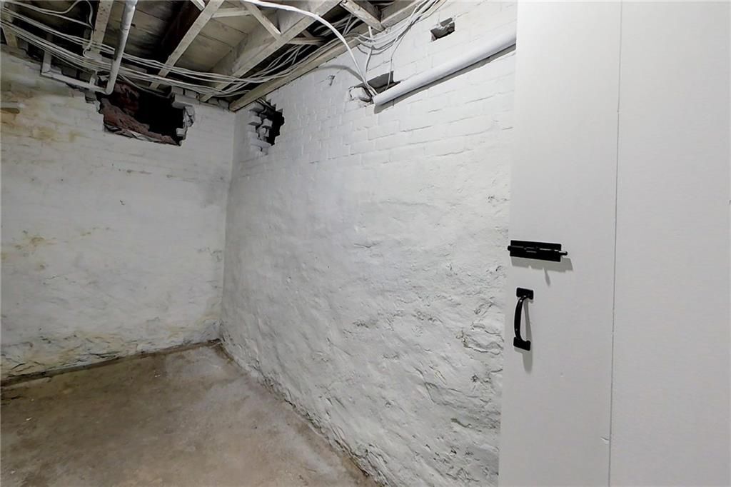 Building Photo - 41 Almy St
