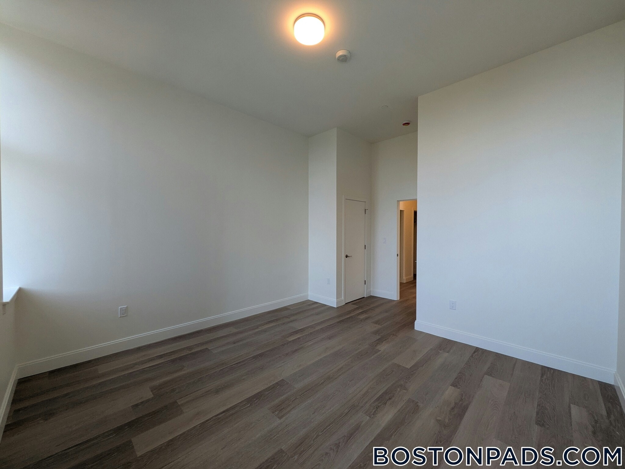 Building Photo - 1079 Commonwealth Ave