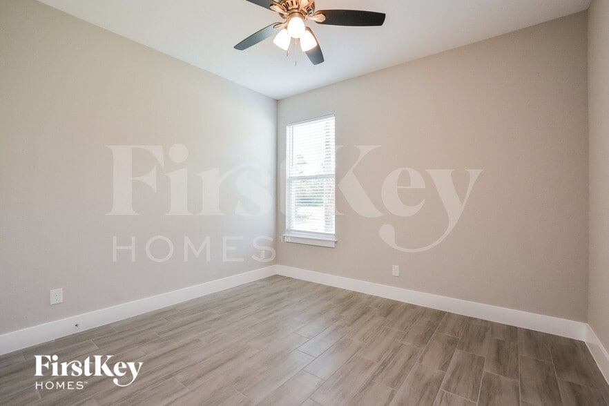 Building Photo - 1521 Eloise Ct