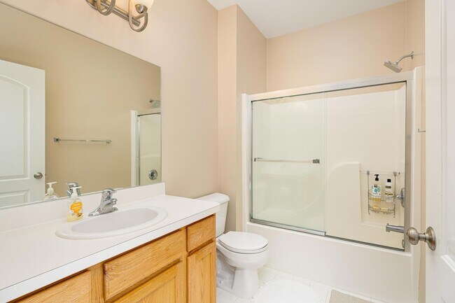 Building Photo - 2906 N Knightsbridge Cir