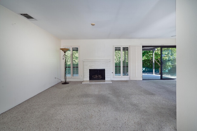 Building Photo - 72754 Pitahaya St