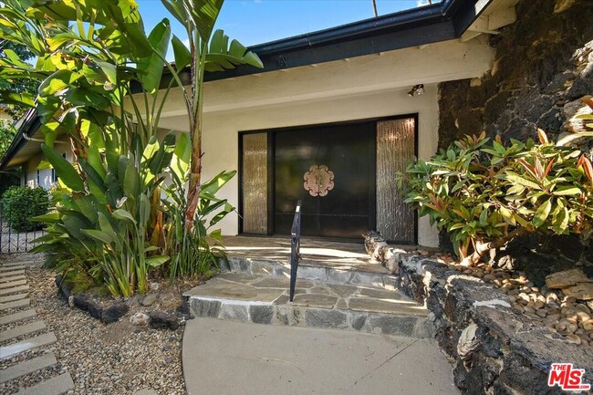 Building Photo - 15451 Longbow Dr