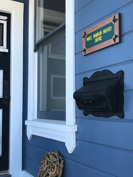 Front Porch - 209 19th St