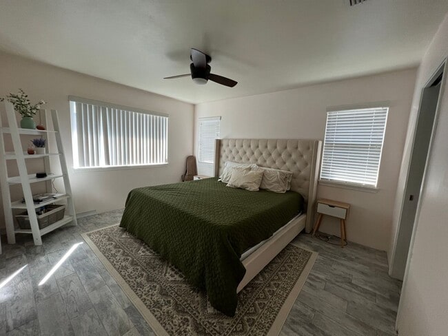 Building Photo - For Rent - [Laulani Trades] 91-1001 Keaunu...