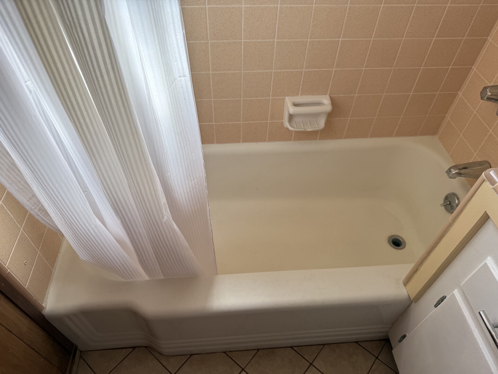 Building Photo - 330 E Fairview Ave