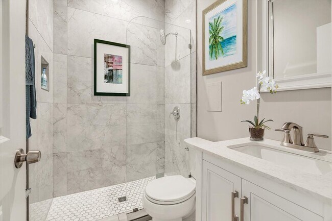 Building Photo - 3326 Michigan Ave