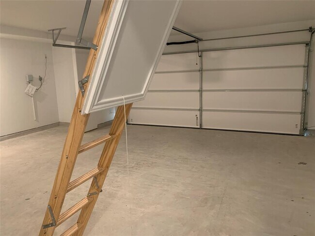 Building Photo - 530 Jack Ryan