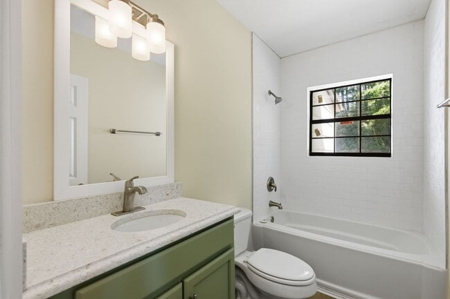 Building Photo - 116 Chester Ave