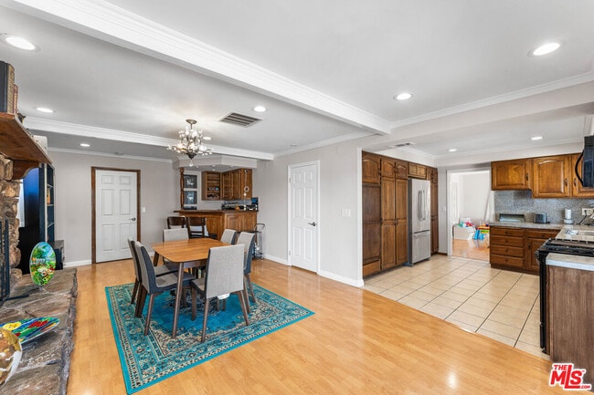 Building Photo - 18032 Mariner Dr