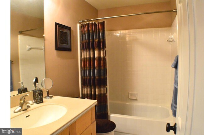 Building Photo - 7027 Bentley Mill Pl