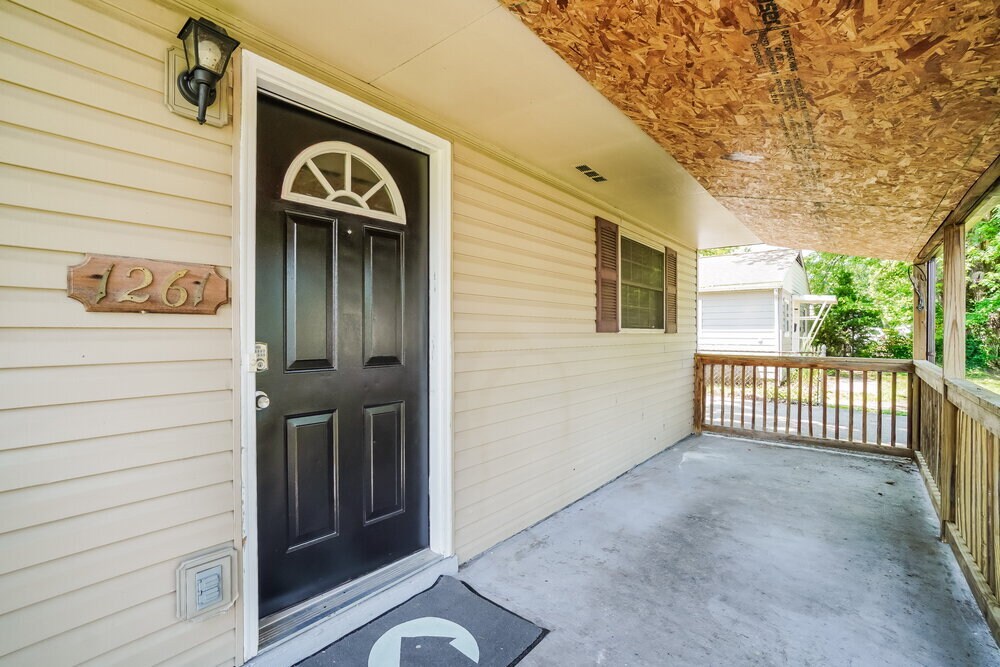 Building Photo - 1261 Grovewood Dr