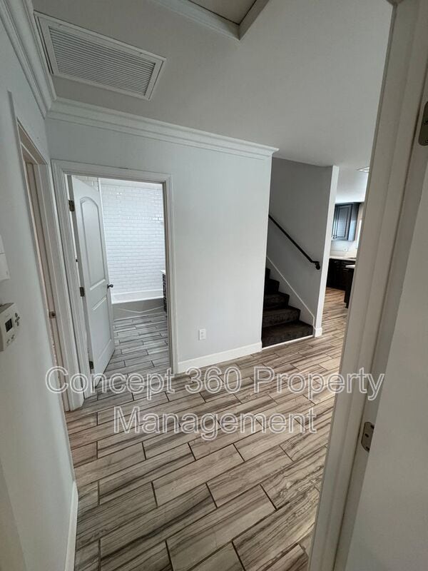 Building Photo - 1143 W 163rd St