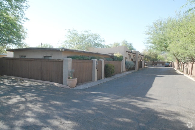 Primary Photo - Hedrick Casitas
