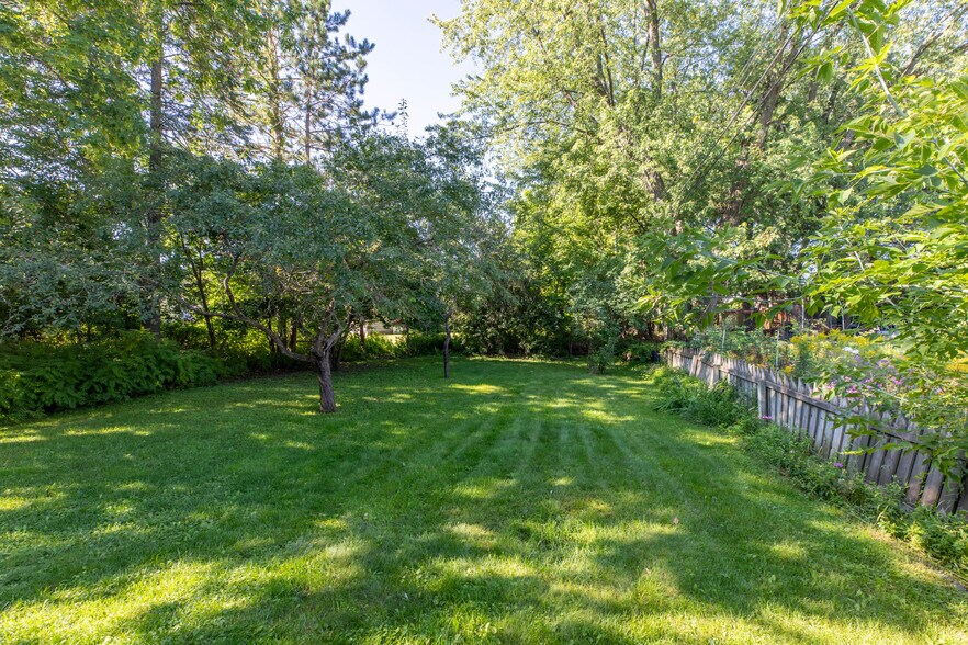 Building Photo - 13 Gilbert St