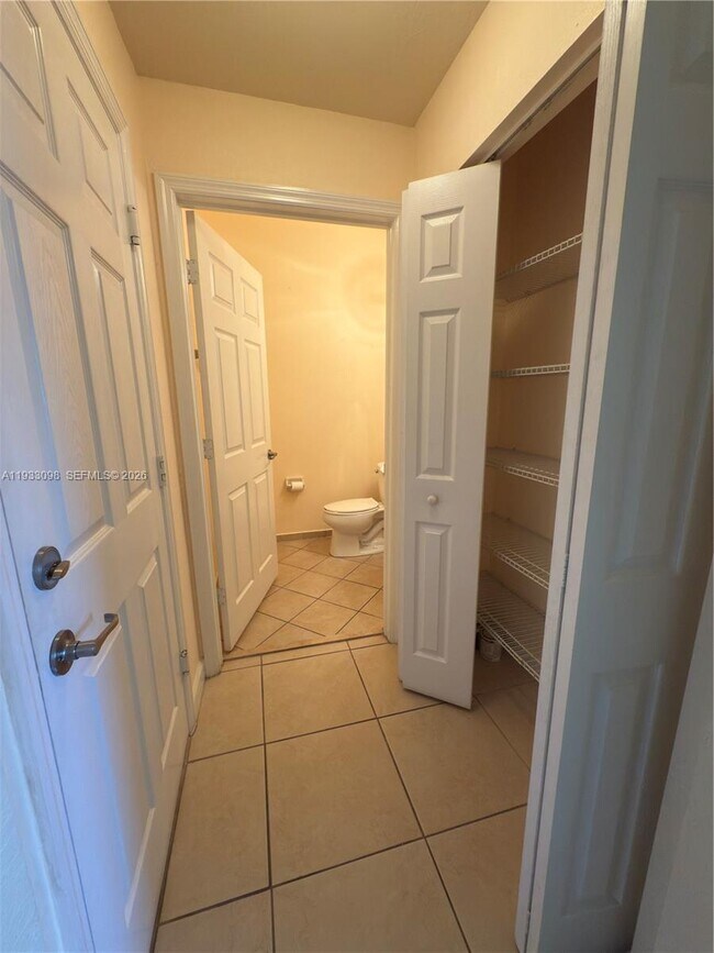 Building Photo - 14728 SW 25th Ln