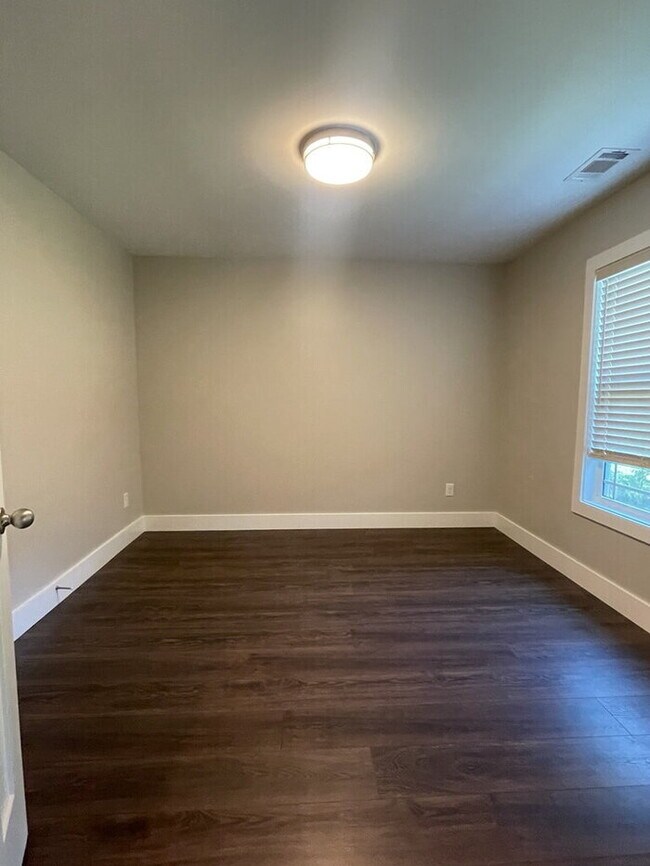 Building Photo - "Charming 4-Bedroom Retreat in Anderson with Spacious 1760 Sq Ft Layout - Your Perfect Home Awaits!"