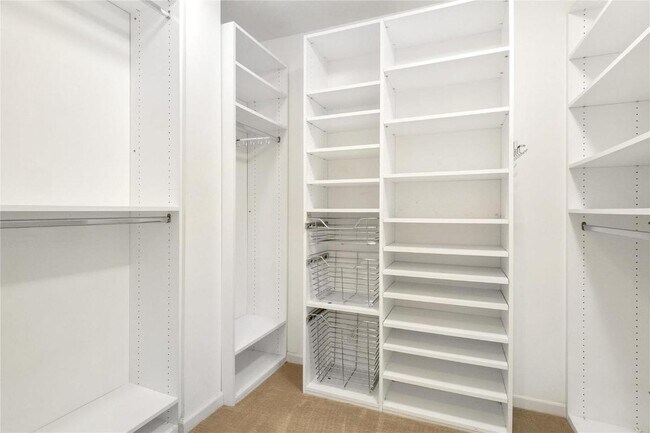 Building Photo - 101 Graybridge Rd