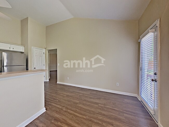 Building Photo - 1523 Cardinal Ln