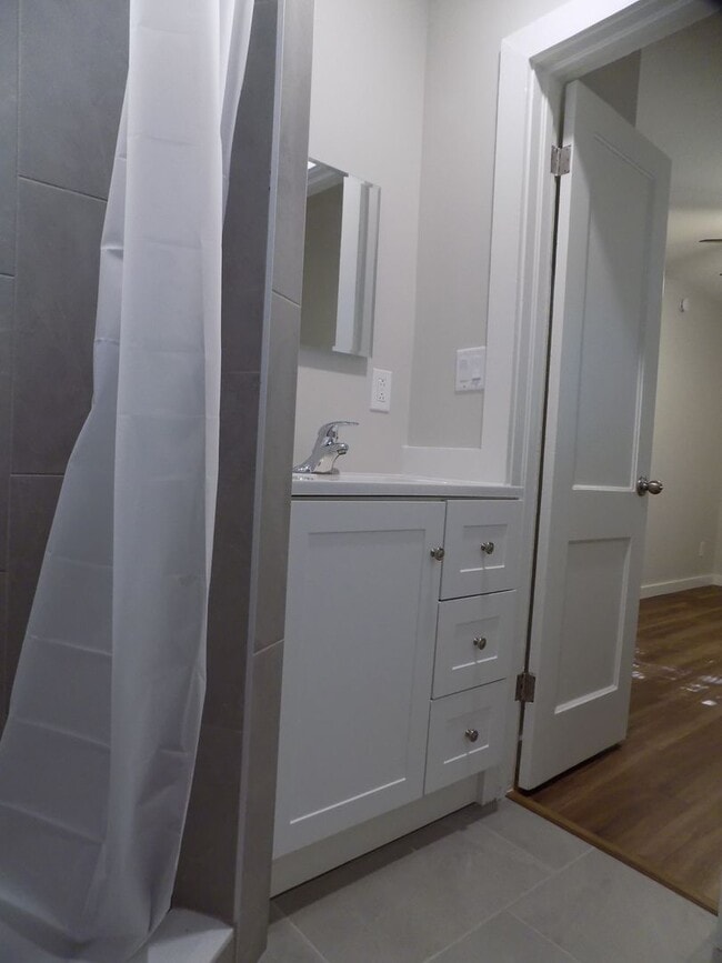 Building Photo - 699 W Osceola St