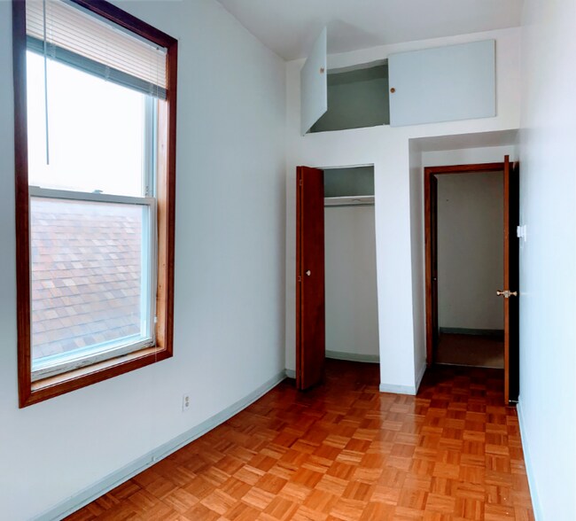 Building Photo - 3630 S Paulina St