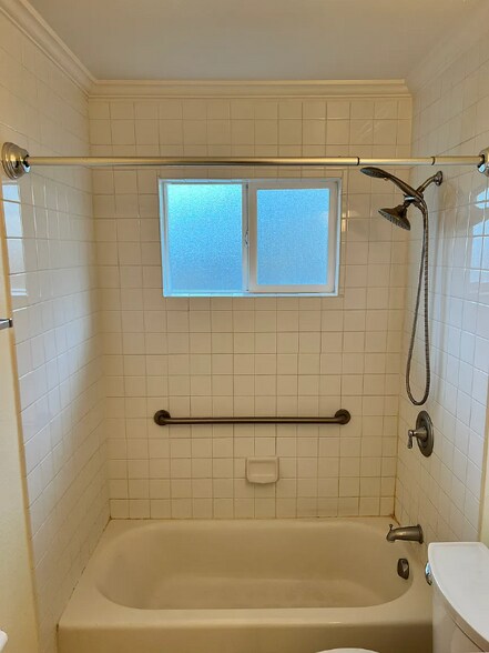 Building Photo - 6522 Maywood Ln