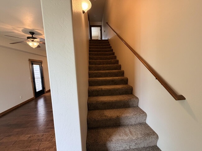 Building Photo - Beautiful 2 Bed, 1.5 Bath Townhouse with Bridger Views, Pets OK!