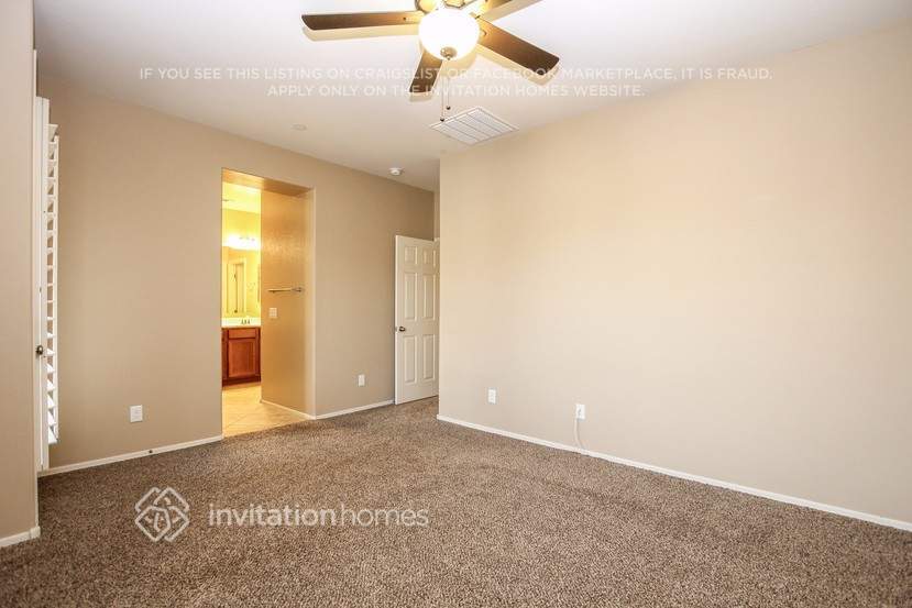 Building Photo - 9238 W Meadow Dr