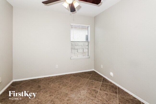 Building Photo - 9229 N Centipede Ave