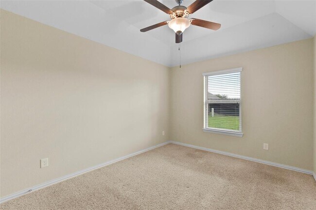 Building Photo - 15606 Kensington Bluff