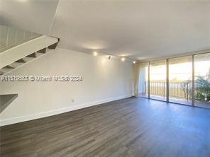 Building Photo - 9210 Fontainebleau Blvd