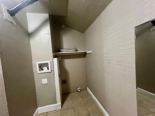 Building Photo - 1817 Breckenridge Dr