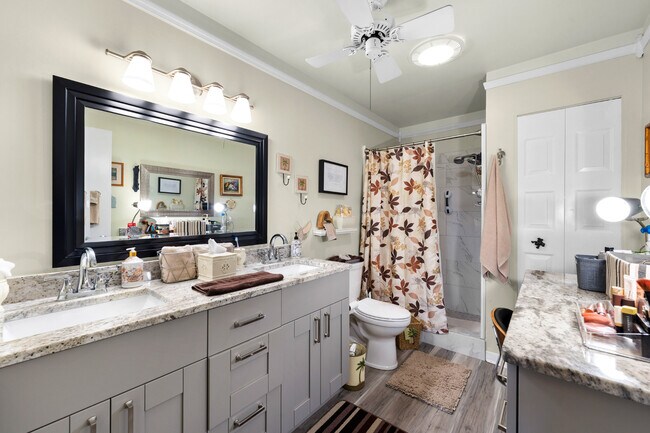 Building Photo - 1808 N Pebble Beach Blvd