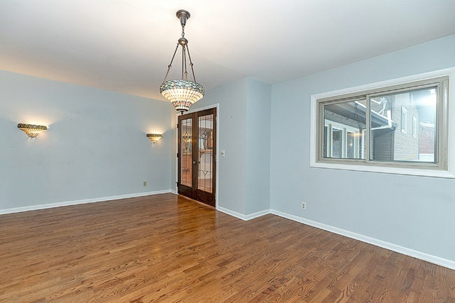 Building Photo - 4682 Huron Hill Dr