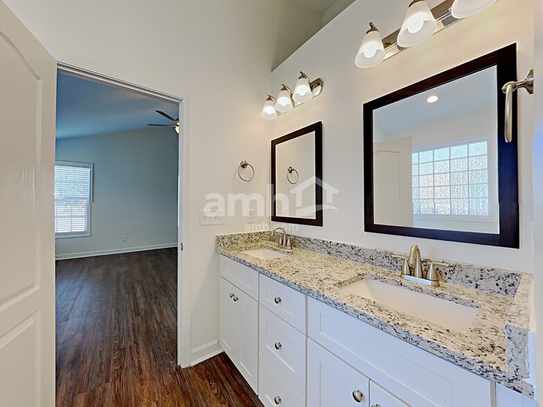 Building Photo - 1630 Brownairs Ln