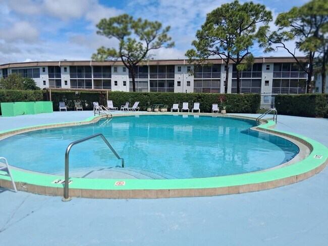 Building Photo - 2100 Springdale Blvd