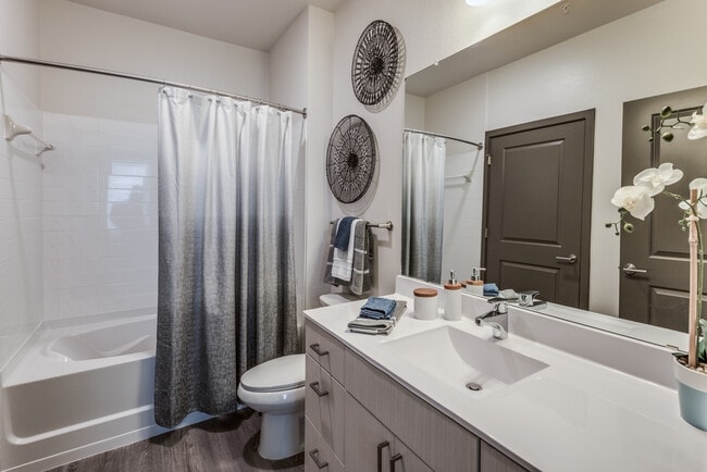 Building Photo - 3970 Vitruvian Way