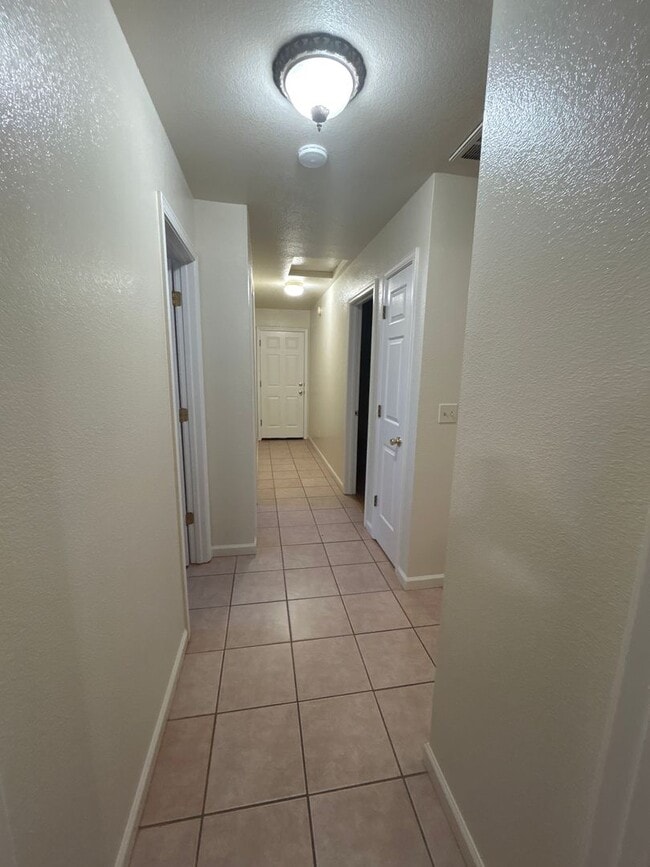 Building Photo - 3 Bedroom Home for Rent in Anderson CA | Large Family Room, 2 Car Garage, Pet Friendly