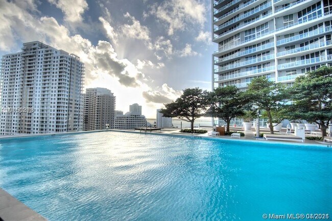 Building Photo - 475 Brickell Ave