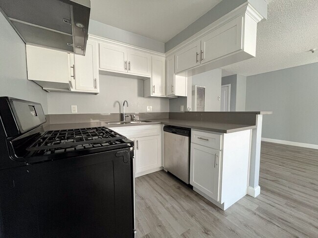 Interior Photo - 12521 Grevillea Avenue