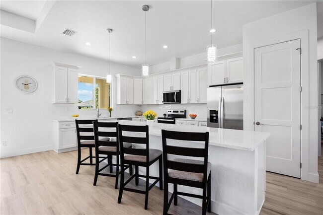 Building Photo - 6146 Grandeur St