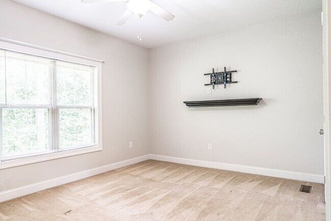 Building Photo - 74 Cypress Cir