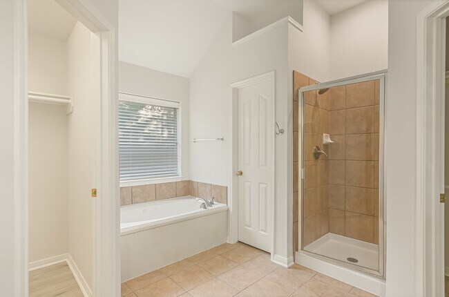 Building Photo - 71 N Queenscliff Cir