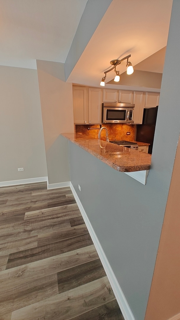 Building Photo - 1644 Orchard Ave