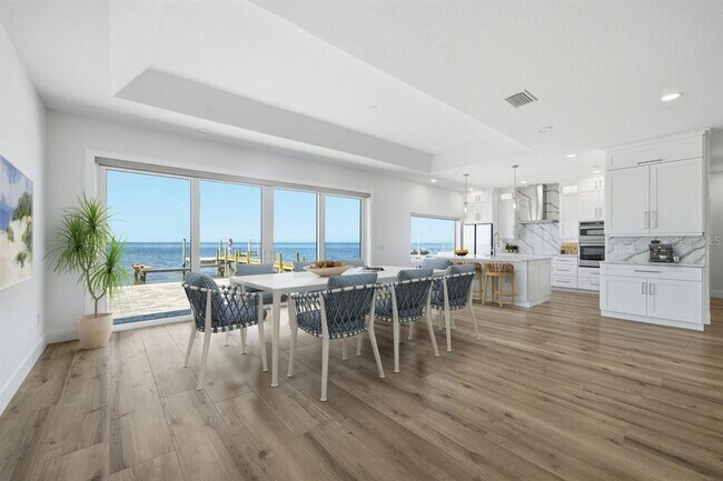 Building Photo - 1909 Gulfview Dr