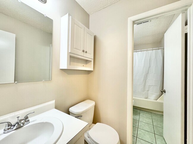 Building Photo - Holden Village Townhome Available - Newly ...