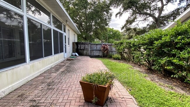Building Photo - 642 Weathersfield Dr